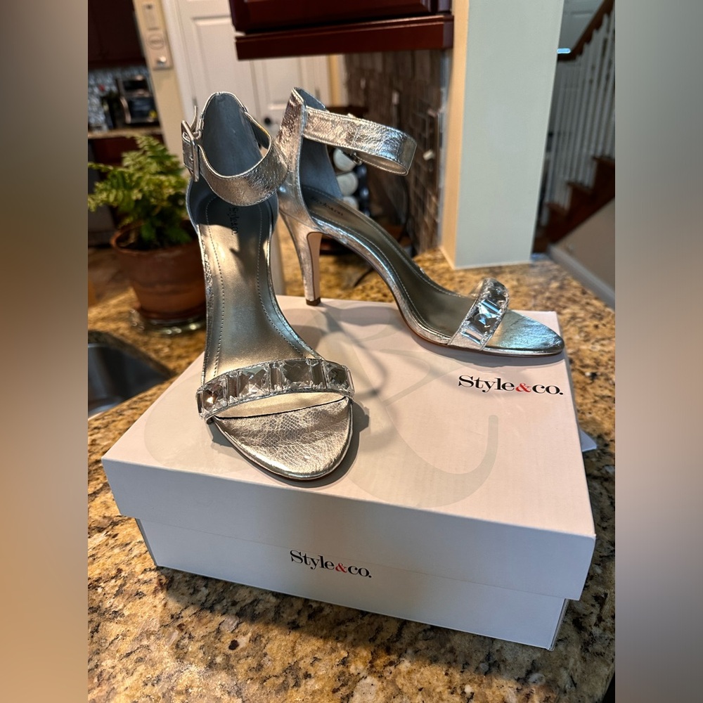 Women’s formal shoes